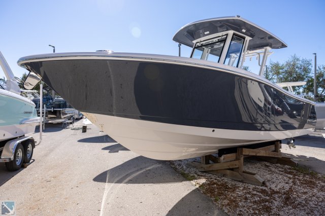 New 2024 Robalo R270  Boat for sale